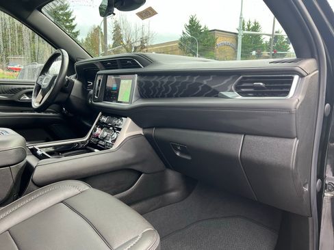 Used 2023 GMC Yukon XL Denali image 18
