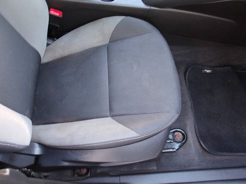 Used 2014 Ford Focus SE w/ SE Winter Package FWD image 21