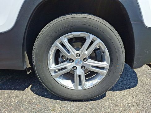 Used 2023 GMC Terrain SLE FWD image 7