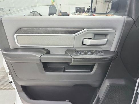 Used 2022 RAM 2500 Big Horn w/ Cold Weather Group image 30