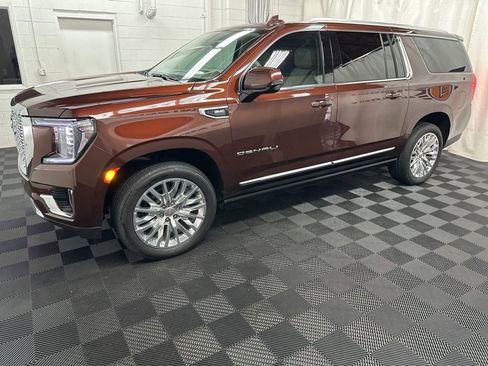 Used 2023 GMC Yukon XL Denali w/ Max Trailering Package AWD/4WD image 5
