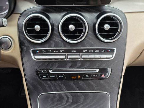 Used 2019 Mercedes-Benz GLC 300 4MATIC Coupe image 22