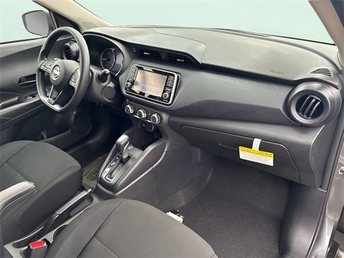 Used 2025 Nissan Kicks Play S image 13
