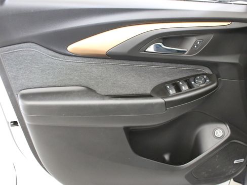 Used 2023 Chevrolet TrailBlazer ACTIV w/ Sun and Liftgate Package image 23