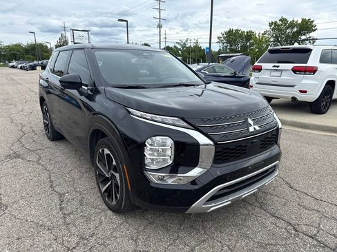 Used 2024 Mitsubishi Outlander SE FWD image 3