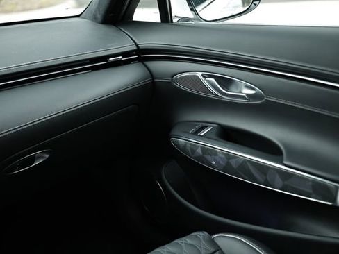 Used 2025 Genesis GV70 3.5T Sport w/ Sport Advanced Package image 31