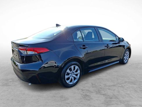 Used 2024 Toyota Corolla LE FWD image 5