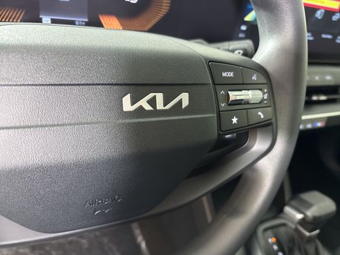 New 2026 Kia K4 LXS image 21