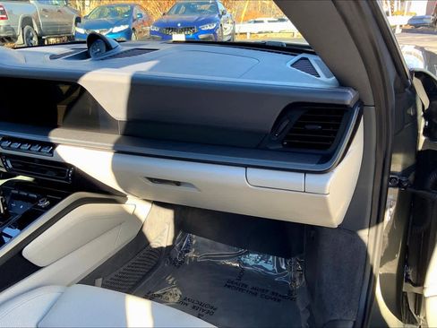 Used 2024 Porsche 911 Carrera image 17