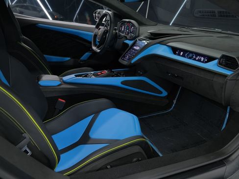 Used 2025 Lamborghini Revuelto AWD/4WD image 41