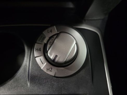 Used 2016 Toyota 4Runner SR5 image 16