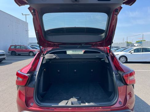 Used 2025 Chevrolet Trax LT FWD image 31