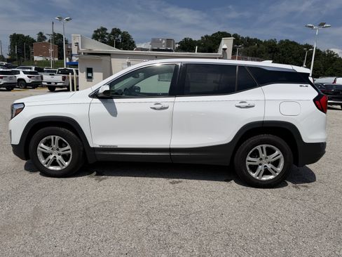 Used 2018 GMC Terrain SLE FWD image 4