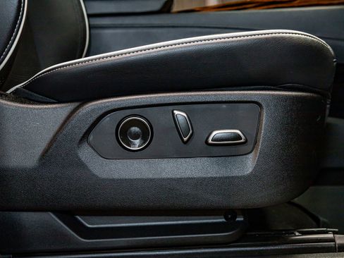 Used 2023 Cadillac Escalade Premium Luxury w/ Performance Package image 27