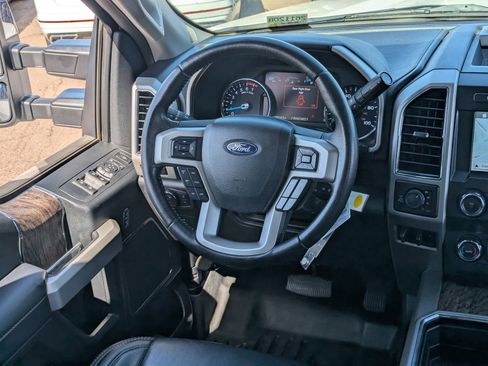 Used 2019 Ford F250 Lariat w/ Chrome Package image 16