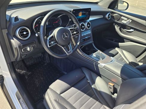 Used 2022 Mercedes-Benz GLC 300 4MATIC image 2