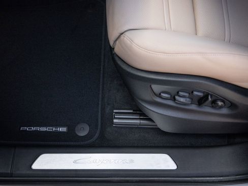 New 2026 Porsche Cayenne Coupe AWD/4WD image 22