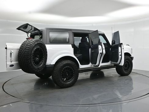 Used 2021 Ford Bronco Outer Banks AWD/4WD image 5