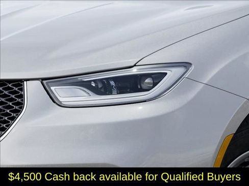New 2026 Chrysler Pacifica Select image 12