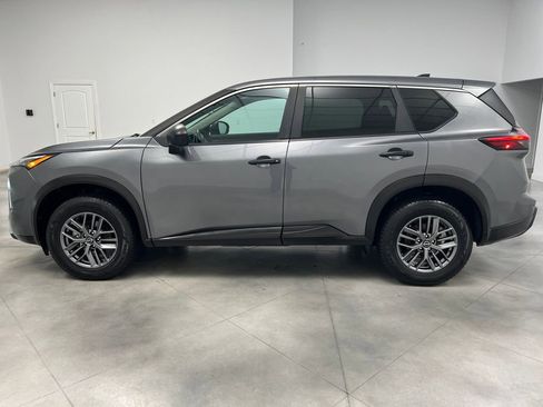 Used 2024 Nissan Rogue S image 4