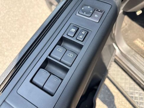 Used 2011 Nissan Titan PRO-4X AWD/4WD image 23