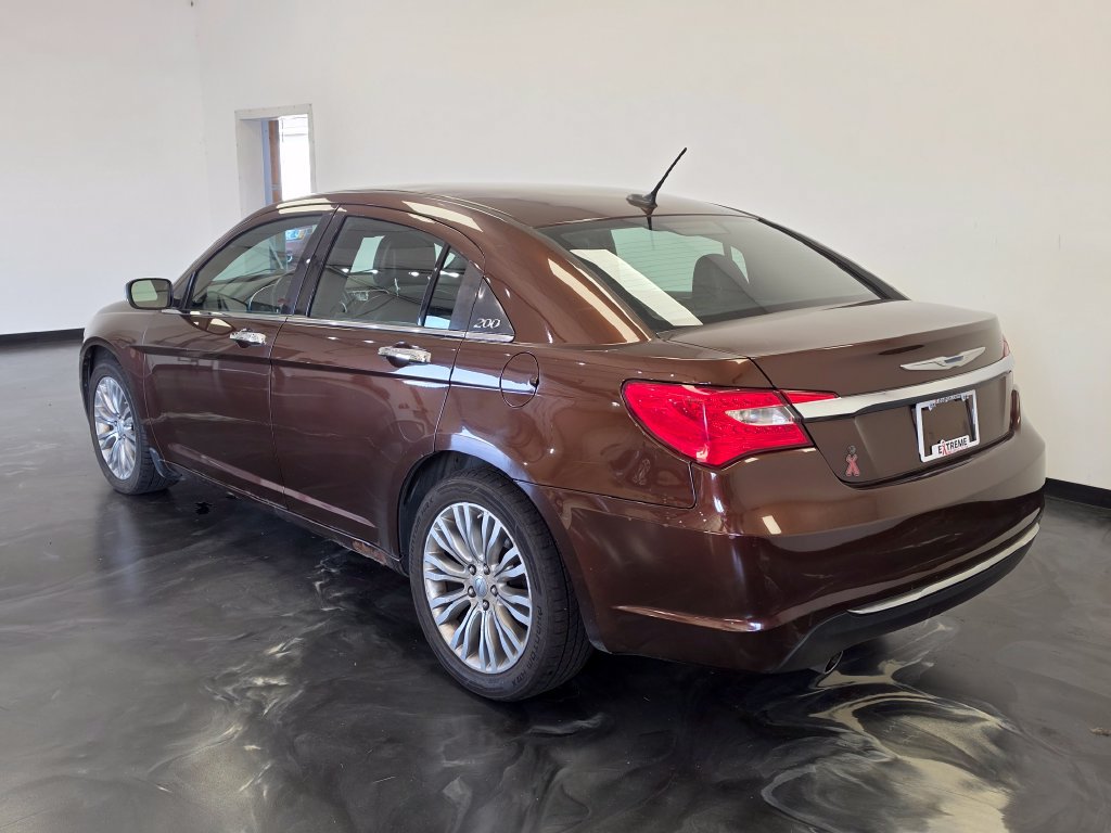 Used 2013 Chrysler 200 Limited FWD image 20