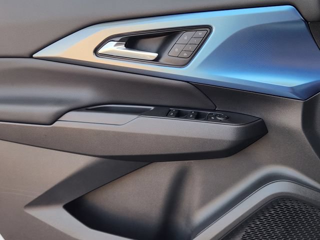New 2026 Chevrolet Equinox EV LT w/ Convenience Package II FWD image 17