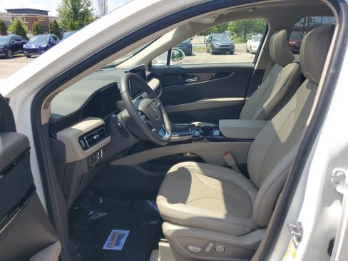Certified 2023 Lincoln Nautilus Reserve AWD/4WD image 12