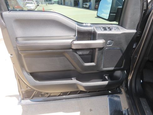 Used 2018 Ford F150 Platinum w/ Equipment Group 701A Luxury RWD image 25