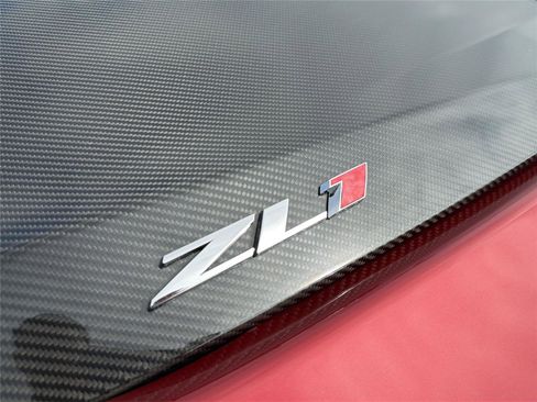 Used 2018 Chevrolet Camaro ZL1 image 31