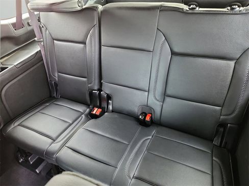 Used 2024 GMC Yukon XL Denali w/ Denali Reserve Package image 10