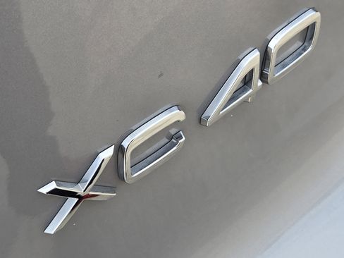 Used 2025 Volvo XC40 B5 Plus AWD/4WD image 12