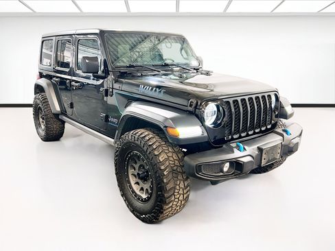 Used 2023 Jeep Wrangler Unlimited w/ Convenience Group AWD/4WD image 3