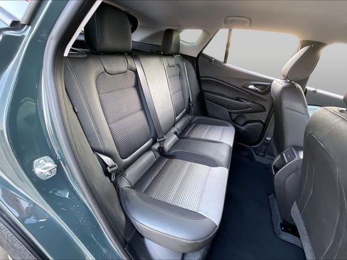 Used 2025 Chevrolet Trax LT w/ Driver Confidence Package FWD image 19
