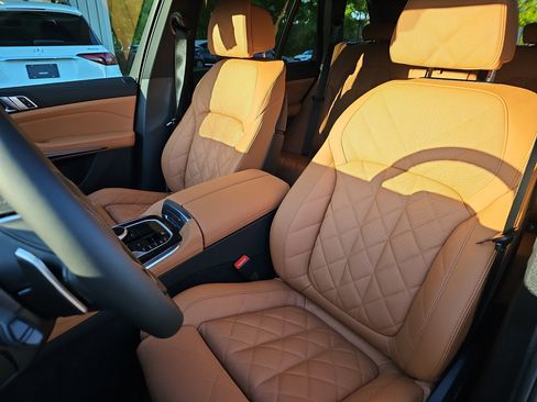 New 2026 BMW X5 xDrive40i AWD/4WD image 17
