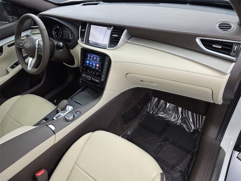 Used 2019 INFINITI QX50 Essential w/ Sensory Package image 31