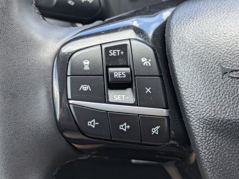 Used 2022 Ford Escape SE w/ SE Sport Appearance Package FWD image 21