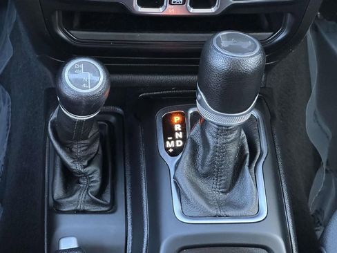 Used 2020 Jeep Wrangler Unlimited Sport AWD/4WD image 21