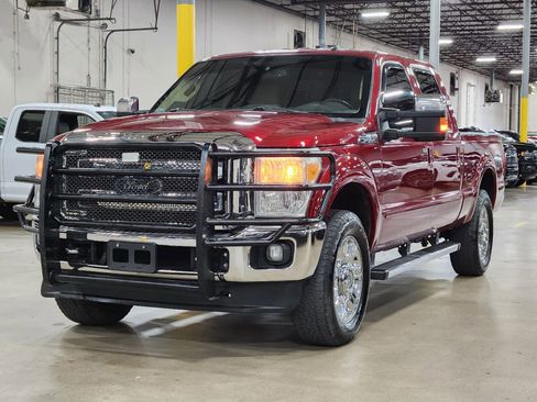Used 2015 Ford F250 Lariat w/ Chrome Package image 4