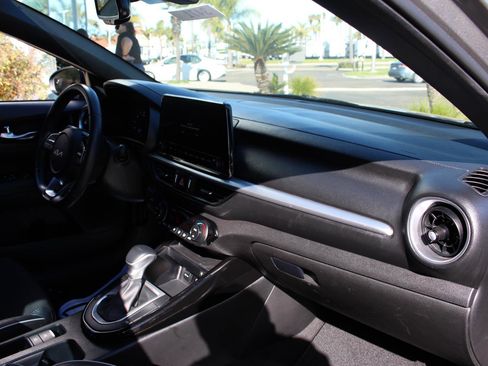 Used 2023 Kia Forte GT-Line w/ GT-Line Premium Package image 14