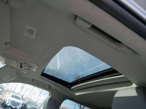 Certified 2023 Toyota Highlander XLE image 17