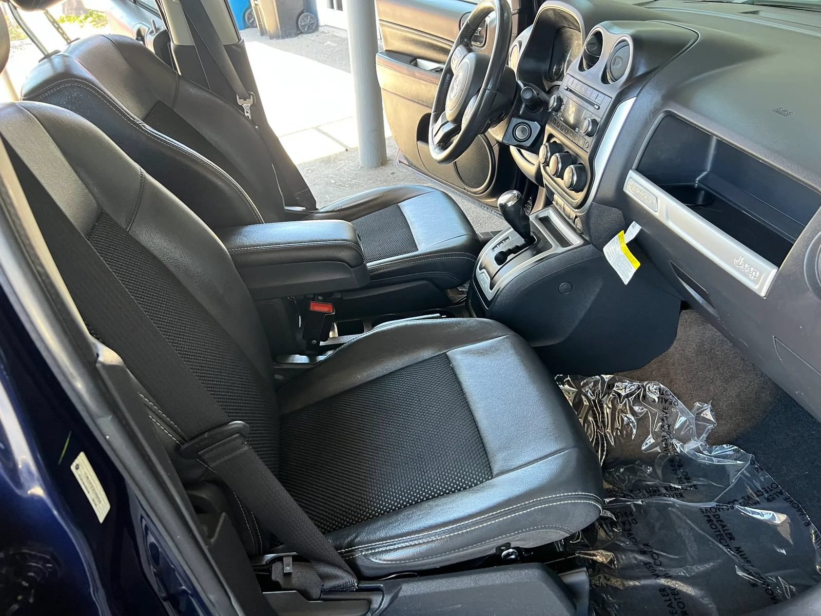 Used 2014 Jeep Compass Latitude w/ Sun/Sound Group AWD/4WD image 10