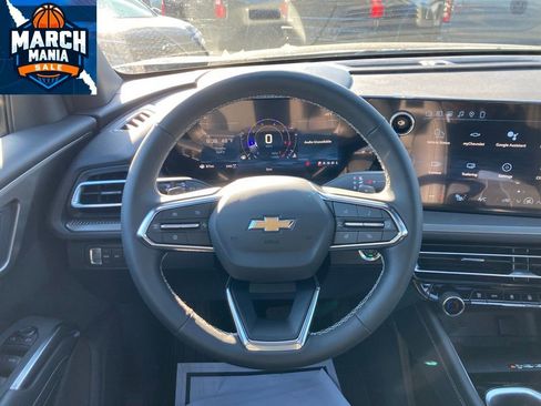 New 2026 Chevrolet Traverse LT image 13