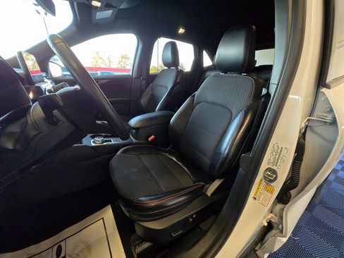 Used 2023 Ford Escape ST-Line image 9
