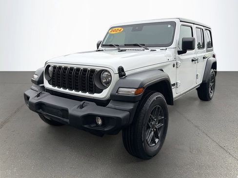 Used 2024 Jeep Wrangler Sport S image 9
