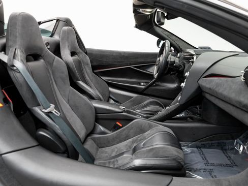 Used 2023 McLaren 720S Spider image 13