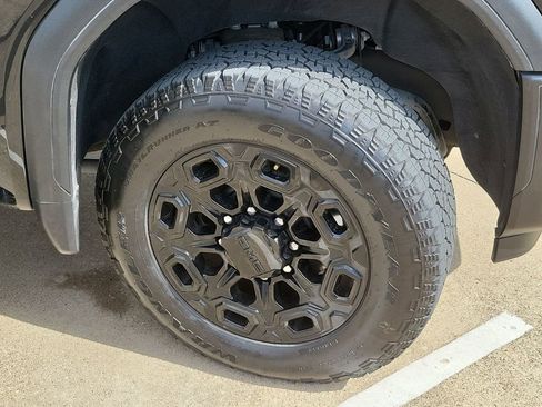 Used 2024 GMC Sierra 2500 Denali image 33