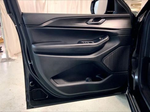 Used 2023 Jeep Grand Cherokee L Laredo image 21