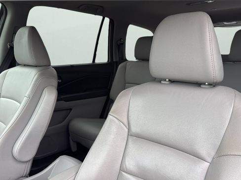 Used 2016 Honda Pilot Touring image 9