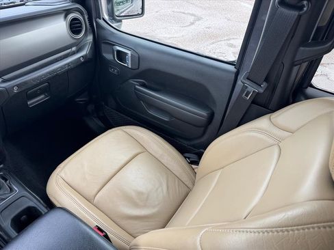 Used 2021 Jeep Wrangler Unlimited Sport image 18